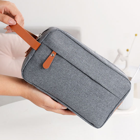 trousse-de-toiiette-de-voyage-gris